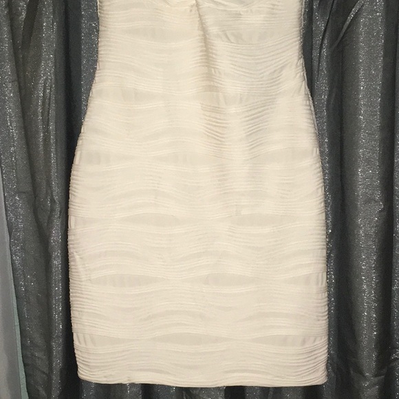 Guess Los Angeles Off White Mini Dress 4 - Picture 3 of 6